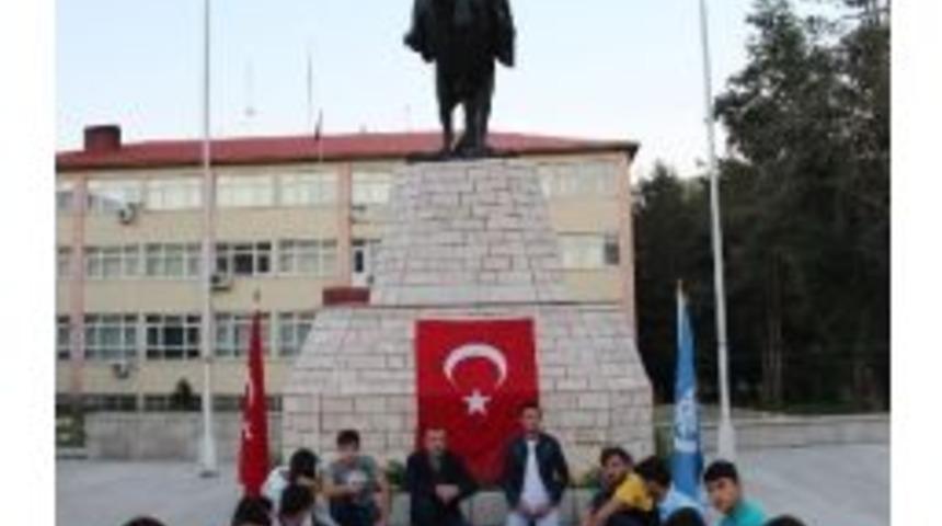 Oltu Ülkü Ocaklarından Uygur Türklerine Destek