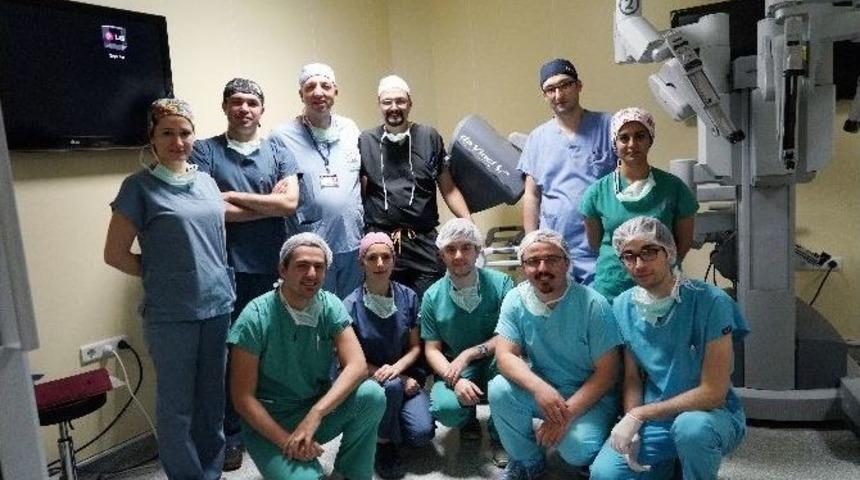 Robotik Cerrahi İle İlk Kez Paratiroid Ameliyatı Yapıldı