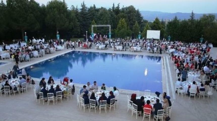 Şehit Aileleri Ve Gaziler Bozbey İle İftar Sofrasında Buluştu