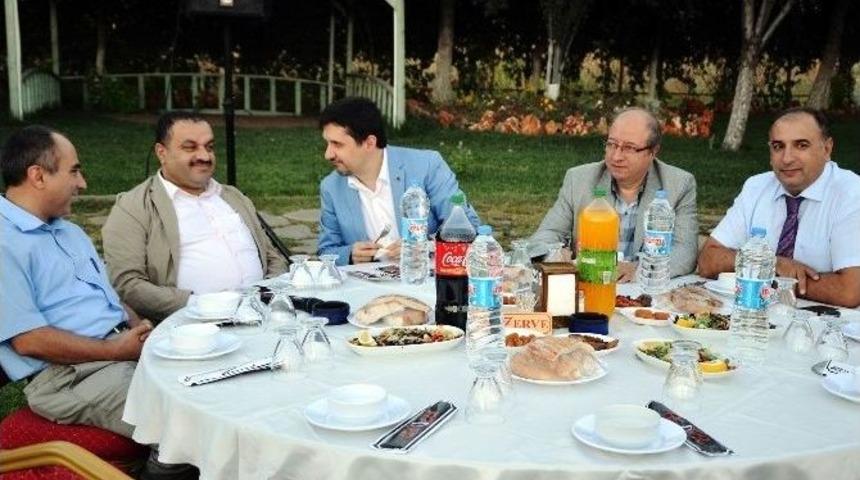 Dicle Elektrik &Ccedil;alışanları İftarda Buluştu