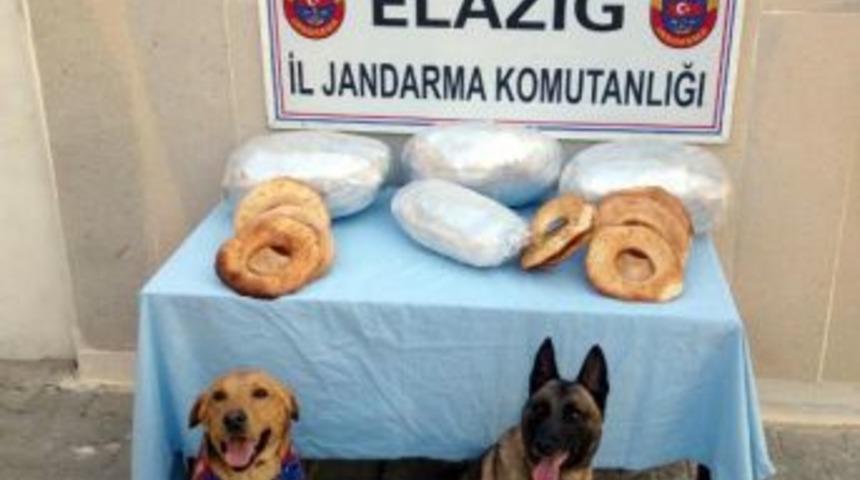 Otob&uuml;steki Simit Torbası I&ccedil;inde 18 Kilo Esrar Ele Ge&ccedil;irildi