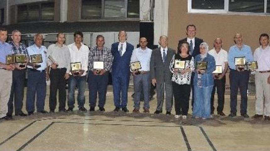 Kaşmir Halı Geleneksel İftar Yemeği Renkli Ge&ccedil;ti