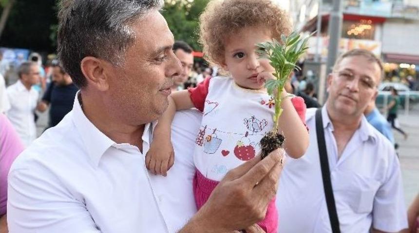 &Ccedil;i&ccedil;ek Ve &Ccedil;ocuk Muratpaşa&rsquo;da Buluştu