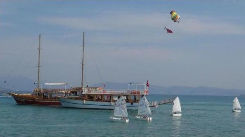 Kuşadası'nda Kabotaj Bayramı Coşkusu