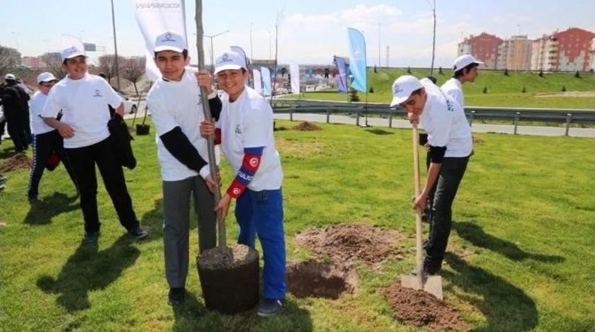 Kocasinan, Erkilet Yonca Kavşağı&rsquo;nı Renklendirdi