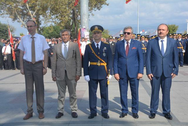 Albay Akalp: Emret Başkomutanım, her 10 Kasım'da Mustafa Kemal olur, sonsuzluğa akarız