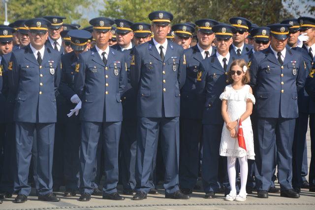 Albay Akalp: Emret Başkomutanım, her 10 Kasım'da Mustafa Kemal olur, sonsuzluğa akarız