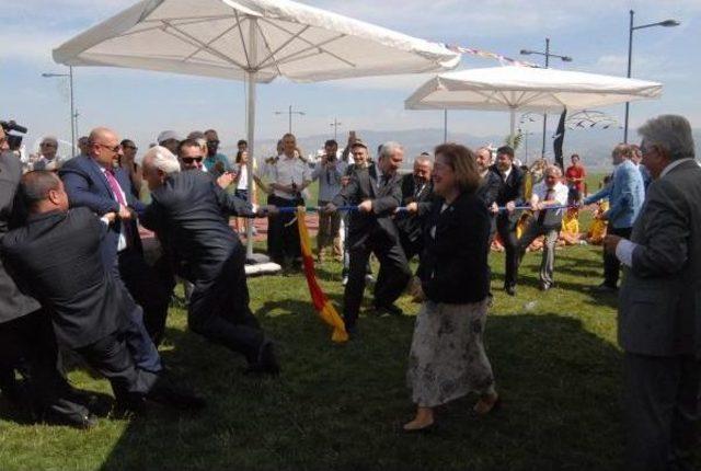 İzmir'de Denizcilik Ve Kabotaj Bayramı'na Renkli Kutlama