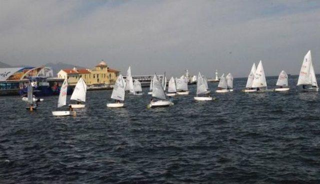 İzmir'de Denizcilik Ve Kabotaj Bayramı'na Renkli Kutlama