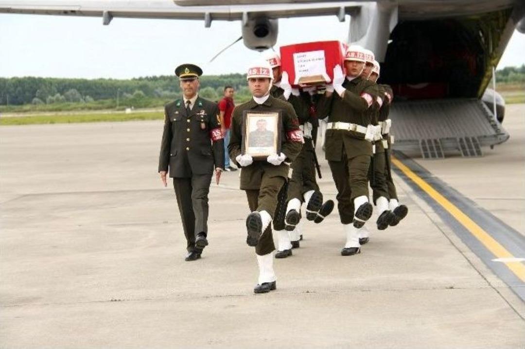 Şehide G&ouml;zyaşılı Karşılama