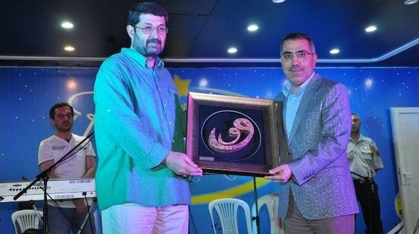 &Ccedil;elikcan: &ldquo;batı İkiy&uuml;zl&uuml; Davranıyor&rdquo;