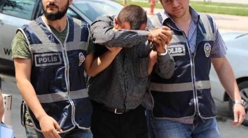 Kart Sıkıştırarak Emeklilerin Maaşlarını &Ccedil;aldılar