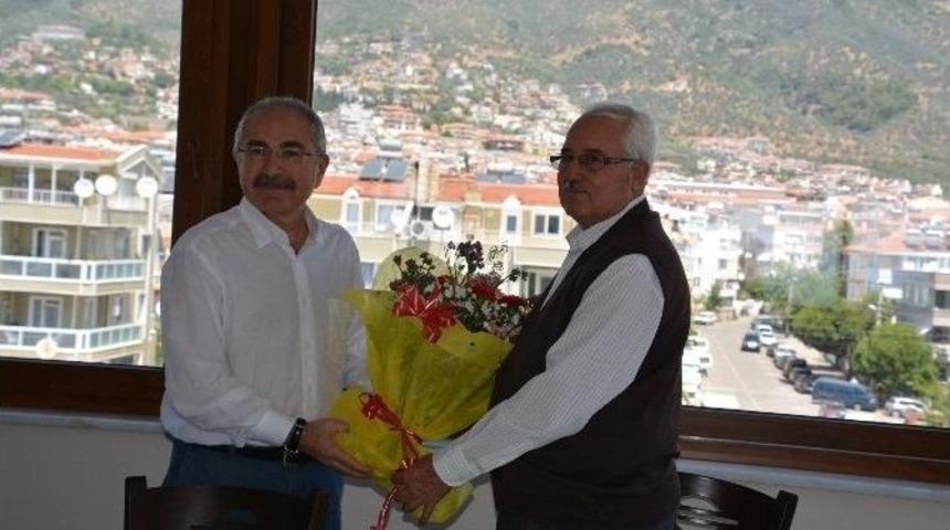Hayırsever Mehmet Bolluk Spor Salonu Yapımı Protokol&uuml;ne İmza Attı