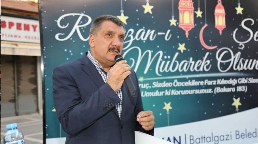 İftarda 3 Bin 500 Kişilik Yemek Dağıtıldı