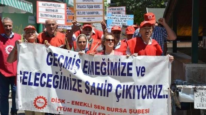 Emekliler Tencere- Tava &Ccedil;alarak Vaatlerin Yerine Getirilmesini Istedi