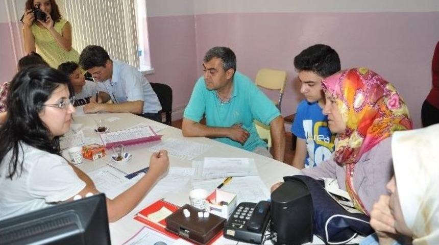 &Ouml;ğrencilere &Uuml;cretsiz Danışmanlık Hizmeti