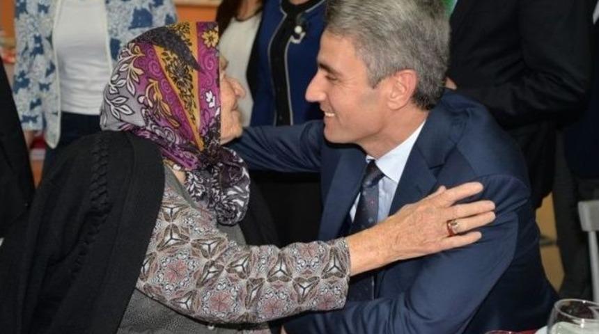 Vali Baruş, Mengende G&ouml;n&uuml;lleri Fethetti