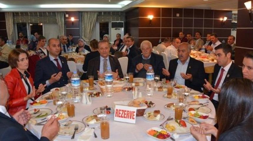 Şahit Aileleri Ve Gaziler Onuruna İftar