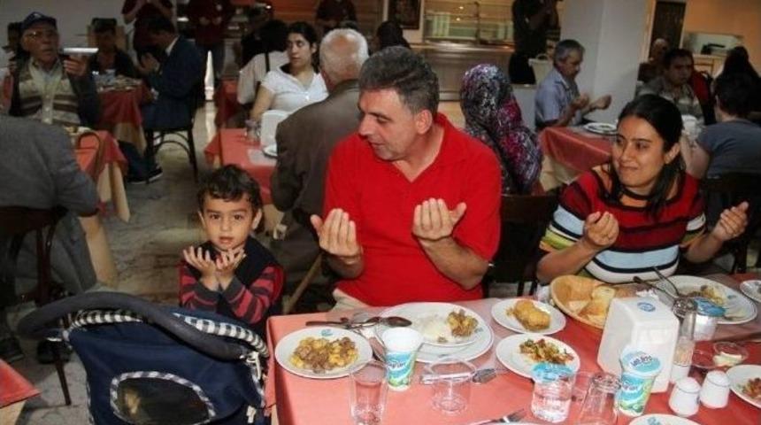 B&uuml;y&uuml;kşehir&rsquo;den Engellilere İftar