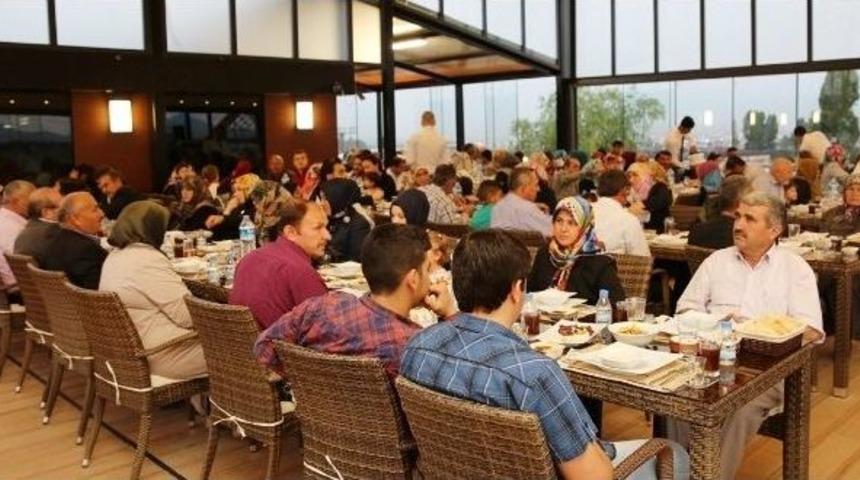 Başkan Altay&rsquo;dan Muhtarlar Ve Bosna Heyeti İle Biraraya Geldi