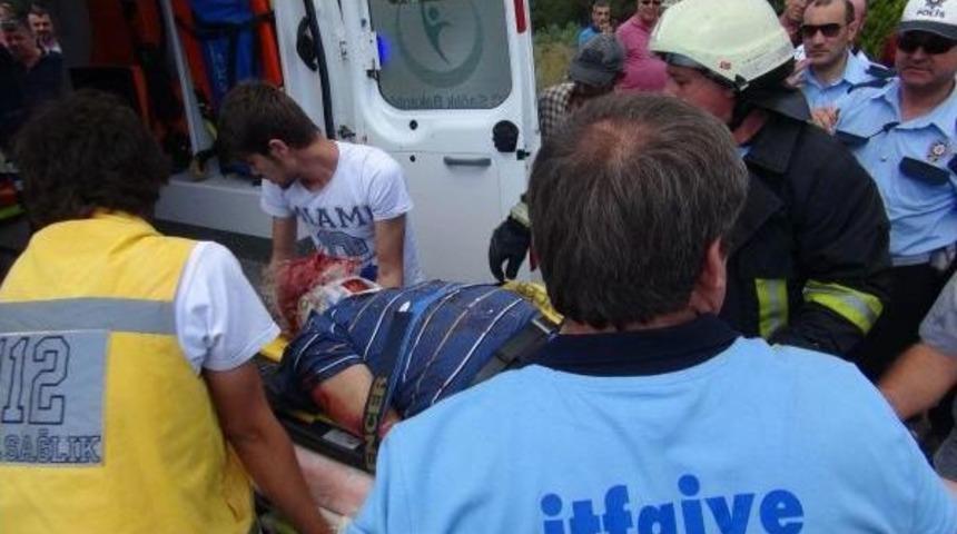 Dereye U&ccedil;an Kamyonetin S&uuml;r&uuml;c&uuml;s&uuml; &Ouml;ld&uuml;