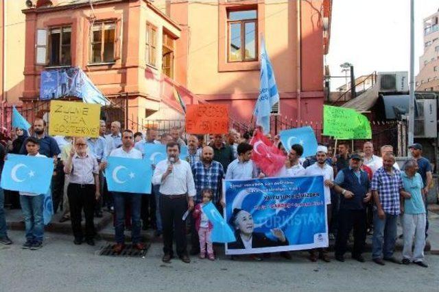 Doğu Türkistan'da Ölen Müslümanlar Için Gıyabi Cenaze Namazı