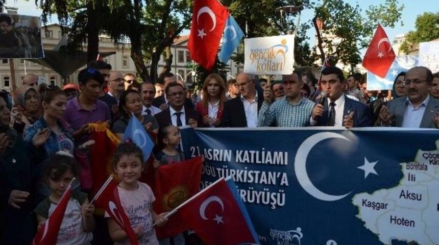 Trabzon&rsquo;da &Ccedil;in Zulm&uuml; Kınandı