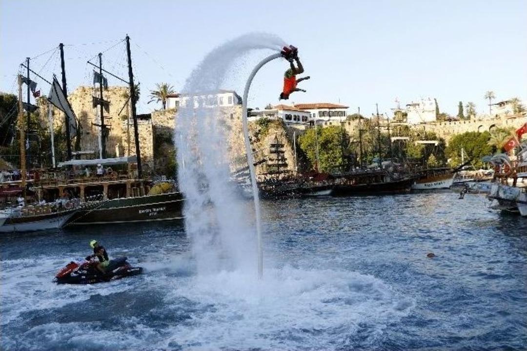 Kabotaj Bayramı&rsquo;nda Yarışmacıların "yağlı Direk" Sınavı