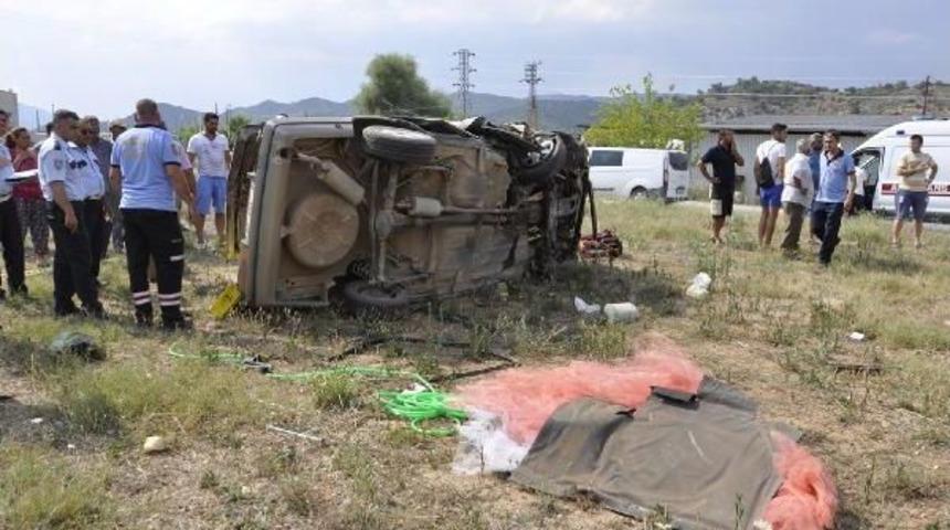 D&uuml;ğ&uuml;n Alışverişi D&ouml;n&uuml;ş&uuml; Kaza: 6 Yaralı