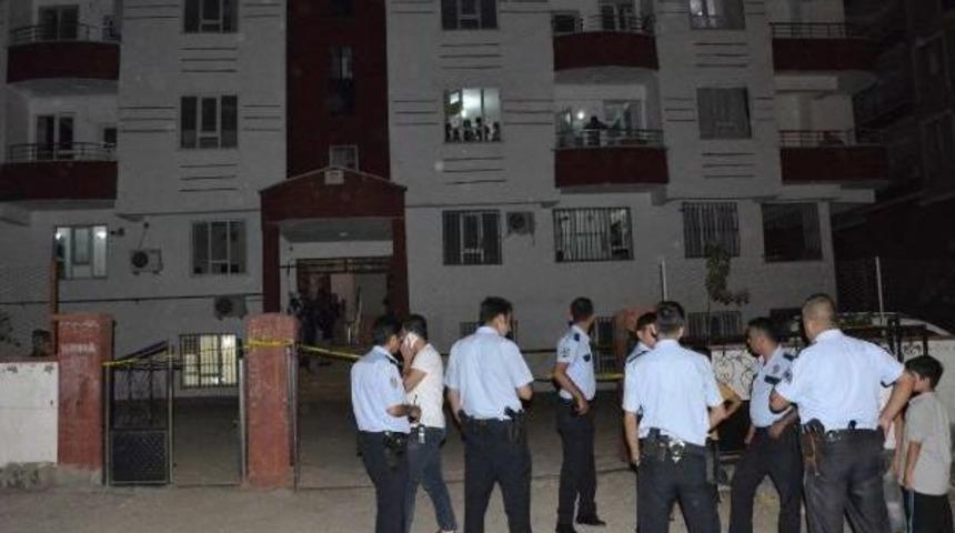 Elektrik Sayacını Kontrol Etmek I&ccedil;in Zemin Kata Inen Enişte Ve Kayınbirader Silahlı Saldırıya Uğradı