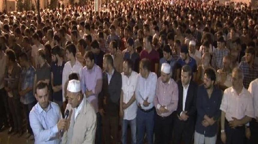 Uygur T&uuml;rkleri I&ccedil;in Fatih Camii'nde Gıyabi Cenaze Namazı