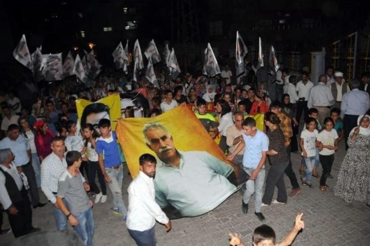Cizre&rsquo;de &ldquo;&ouml;calan&rsquo;a &Ouml;zg&uuml;rl&uuml;k&rdquo; Y&uuml;r&uuml;y&uuml;ş&uuml;