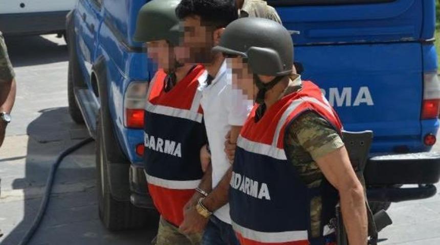 Diyarbakır'da 4 &Ccedil;ocuğu Pkk'ya G&ouml;t&uuml;rmeye &Ccedil;alışan 2 Kişi Tutuklandı