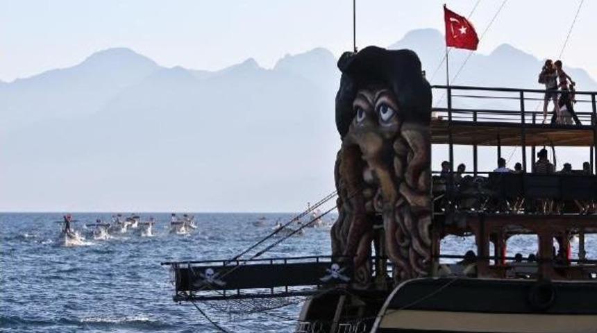 Antalya'da Kabotaj Bayramı'na Renkli Kutlama