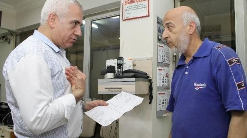 Bu Berber Kan Bankası Gibi &Ccedil;alışıyor