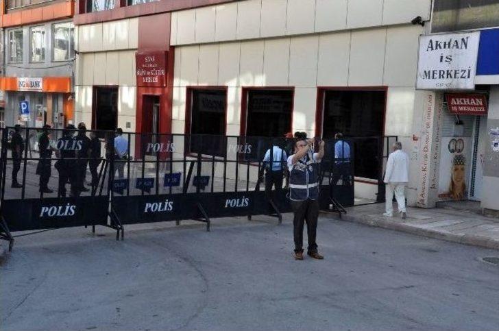 Madımak Olaylarında Hayatını Kaybeden 37 Kişi Anısına Karanfil Bırakıldı G5