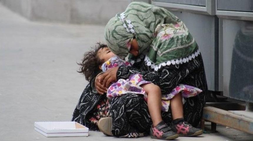 Dilenciler Yorgun D&uuml;şt&uuml;&hellip;