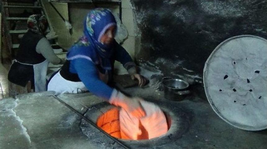 (&ouml;zel Haber ) Fırıncı Kadınlar Erkeklere Taş &Ccedil;ıkartıyor