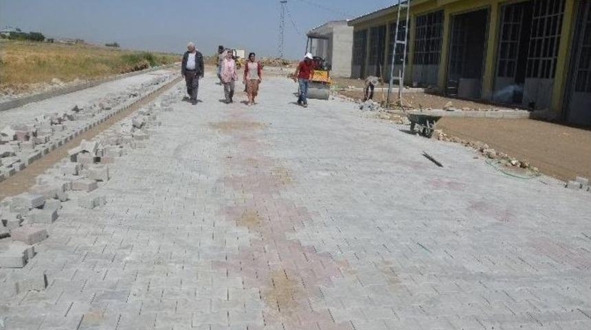 Erciş Belediyesi Tarafından Yeni Sanayi Sitesine Parke Taşı D&ouml;şeniyor