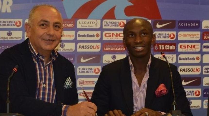 Trabzonspor M’bia 3 Yıllık Sözleşme İmzaladı