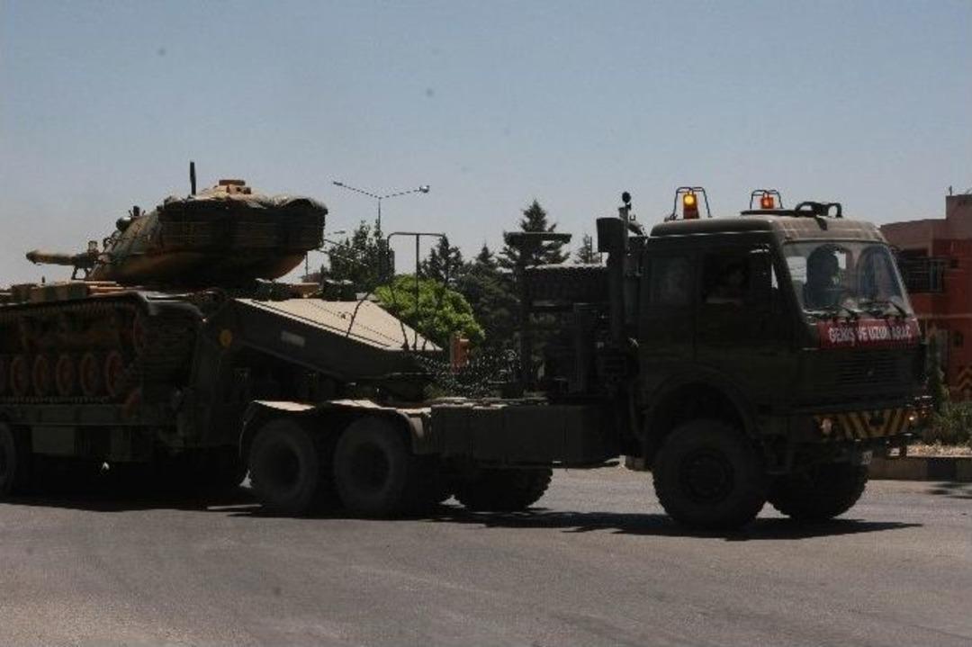 Suriye Sınırına Tank Taburu Sevk Edildi