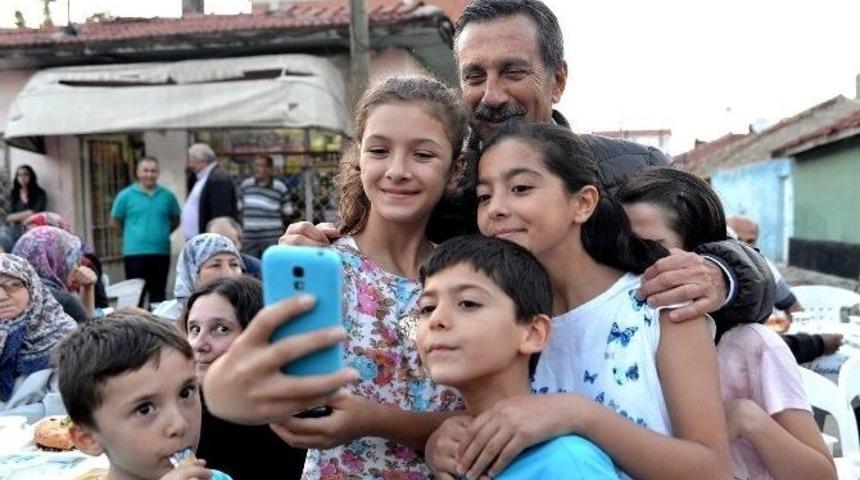 İftar Sofraları Kurulmaya Devam Ediyor