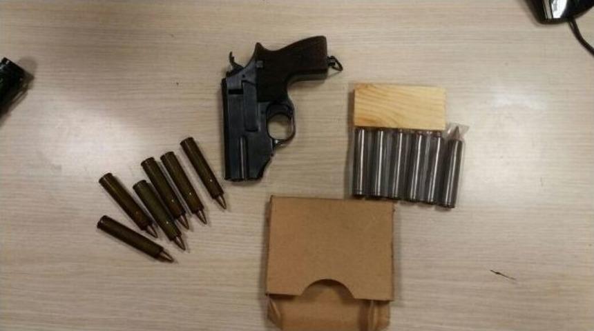 Sarp Sınır Kapısı&rsquo;nda El Yapımı Suikast Silahı Ele Ge&ccedil;irildi