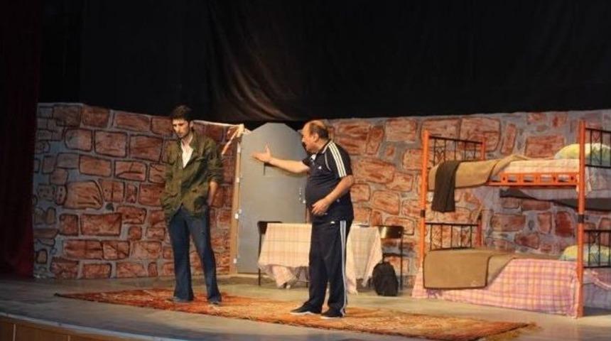 Y&uuml;ksekova&rsquo;da Tiyatro G&ouml;sterisi