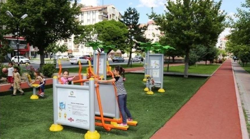 &Ccedil;olakbayrakdar, "parklara Tartan Pist Yapıyoruz"