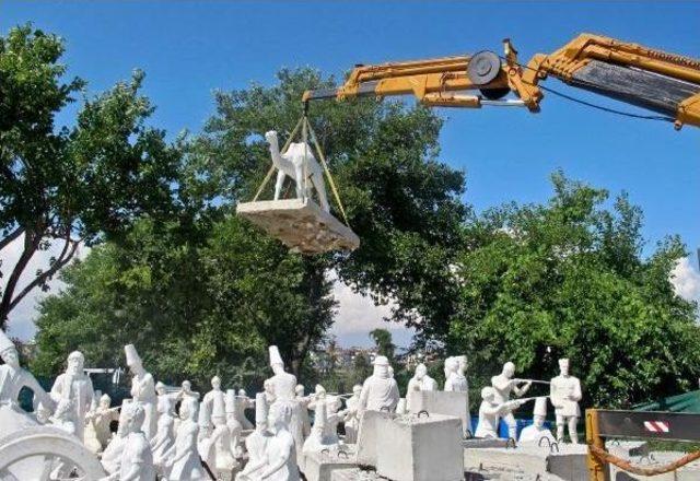 Massive Statues Installed In The Mediterranean In Antalya