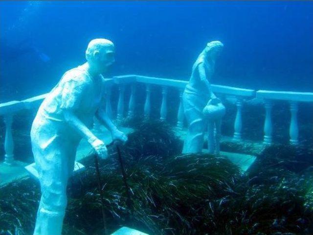Massive Statues Installed In The Mediterranean In Antalya