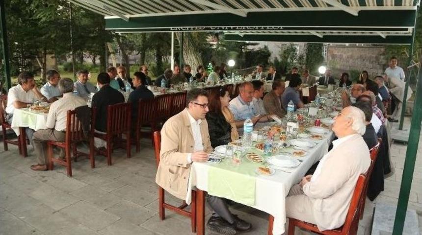 Erciyes &Uuml;niversitesi&rsquo;nden Keleştemur&rsquo;a Veda Programı