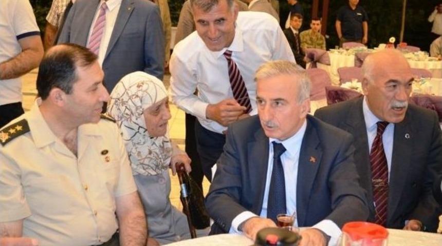 Şehit Ve Gazi Aileleri İle Gaziler İ&ccedil;in İftar Yemeği D&uuml;zenlendi