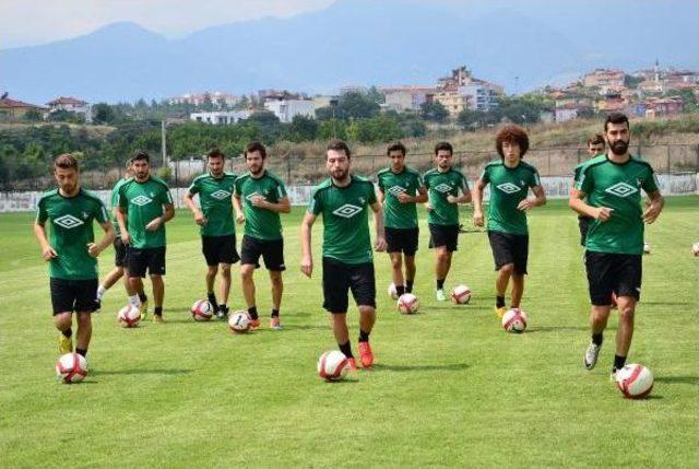 Denizlispor Kerem'le 1 Yıllık Sözleşme Imzaladı